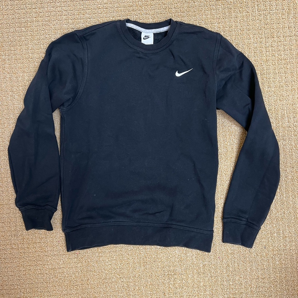 Nike Black Crewneck Sweater with Iconic Swoosh